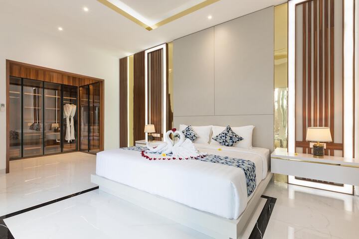 Room 10 of 62