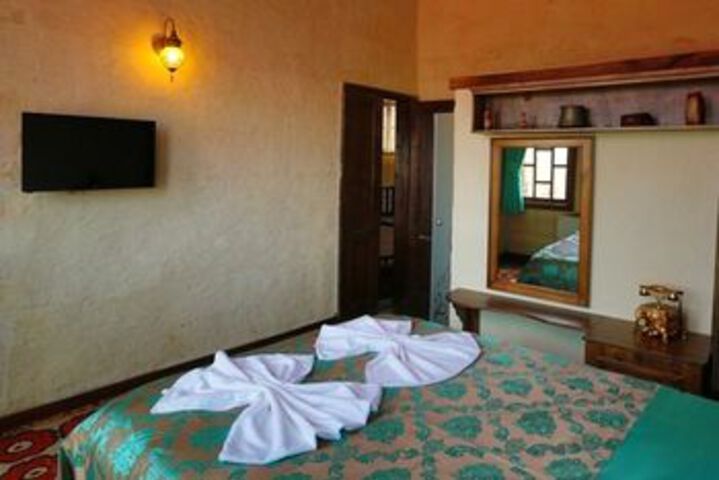 Room 12 of 32