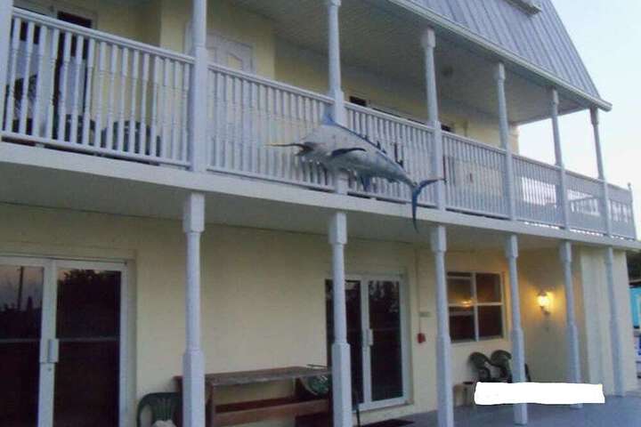 TARPON FLATS INN & MARINA