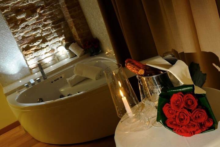 Jetted tub