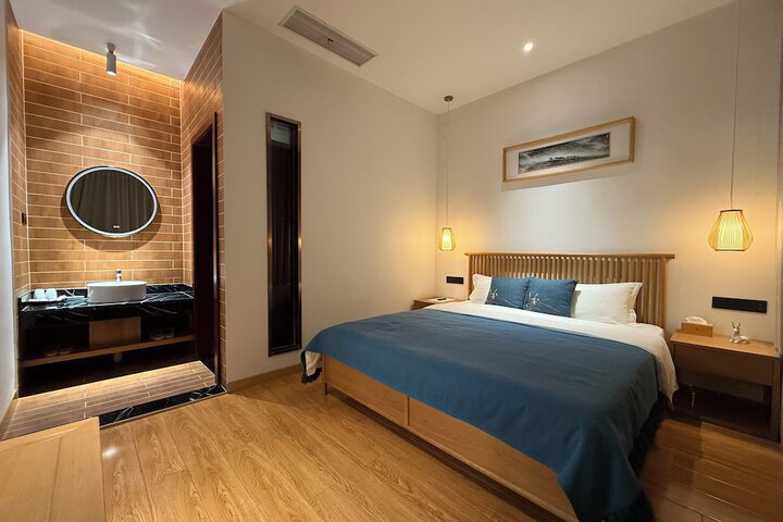Room 34 of 80