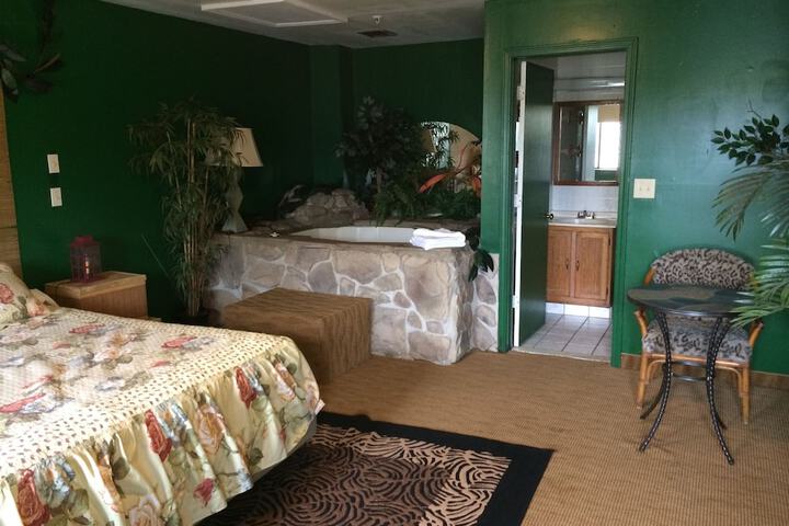 Room 9 of 35