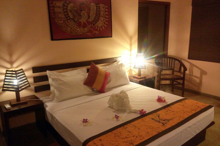 Room 9 of 33