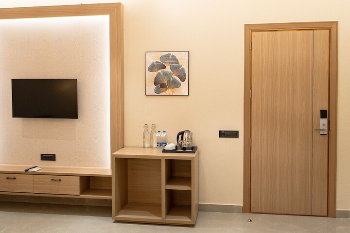 Room 12 of 24