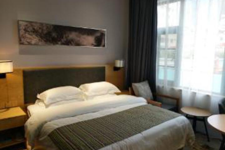 Room 14 of 14