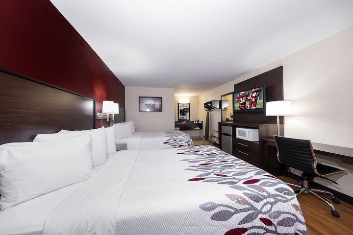 Superior 2 Queen Beds (5 of 8)