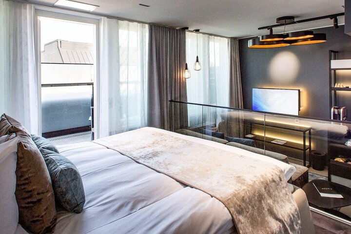 Room 46 of 90