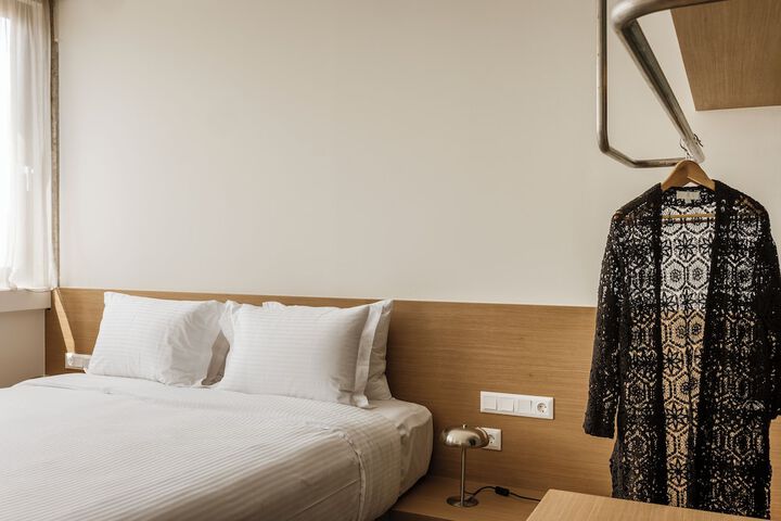 Room 5 of 65