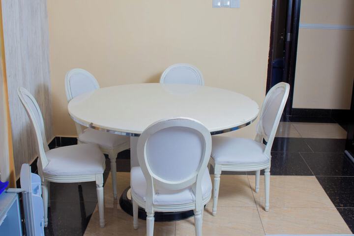Room 35 of 151