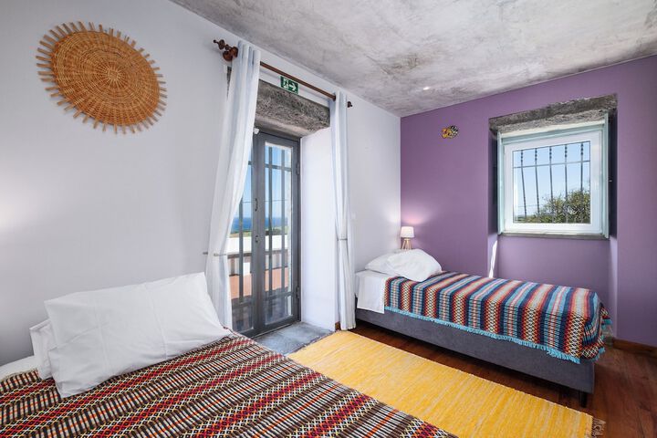 Room 4 of 120