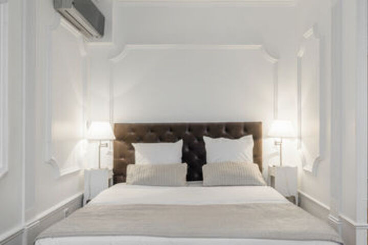 Room 27 of 36