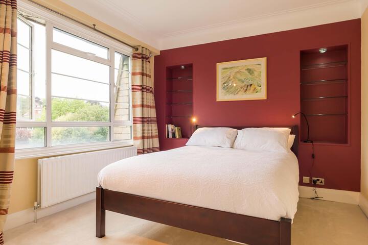 Veeve 3 Bed Woodside House Wimbledon