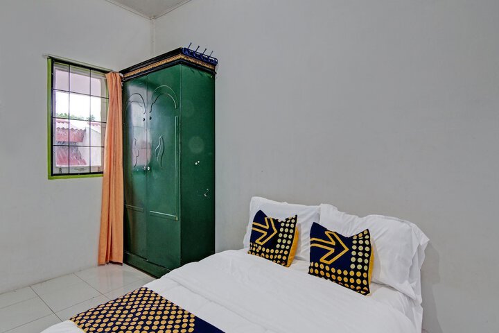Room 13 of 25