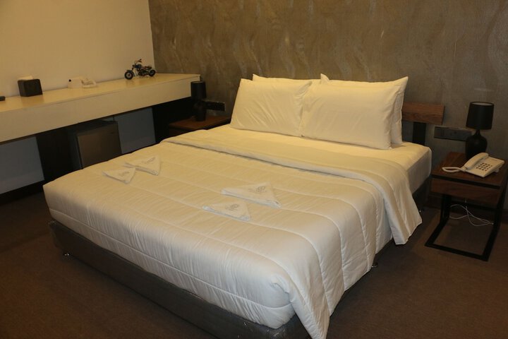 Room 16 of 16