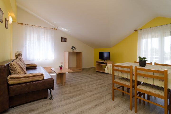 Room 30 of 60