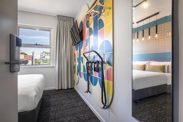 Room 13 of 48