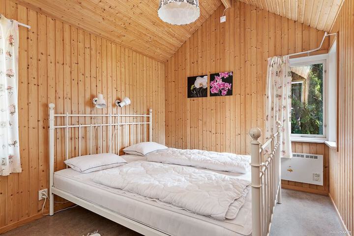 Room 20 of 38