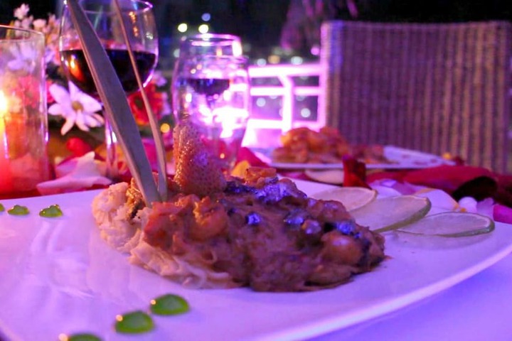 Dining 33 of 55