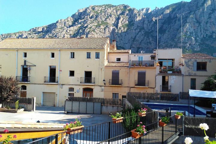 Hotel with Pool
