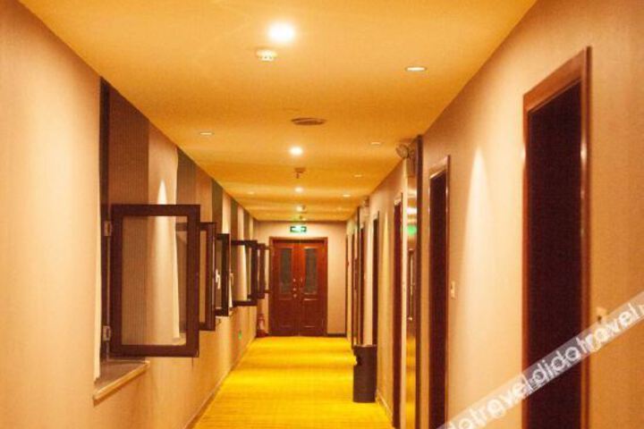 Hotel Interior 10 of 22