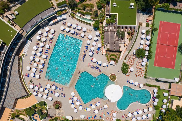 Pool 130 of 295
