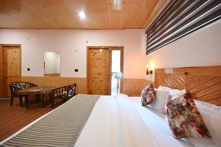 Room 15 of 39