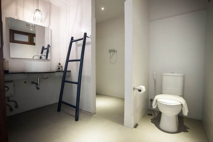 Room 90 of 148