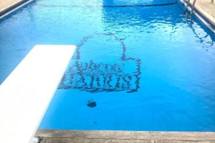 Pool 4 of 4