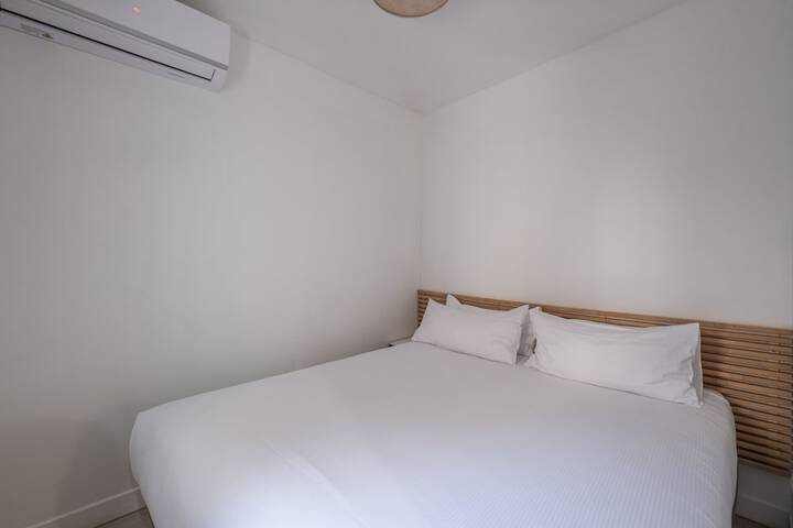 Room 8 of 29
