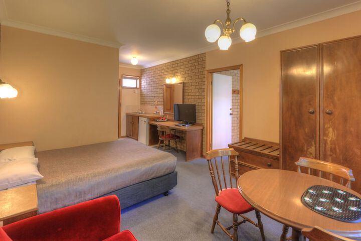 Room 10 of 31