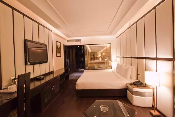 Room 22 of 43