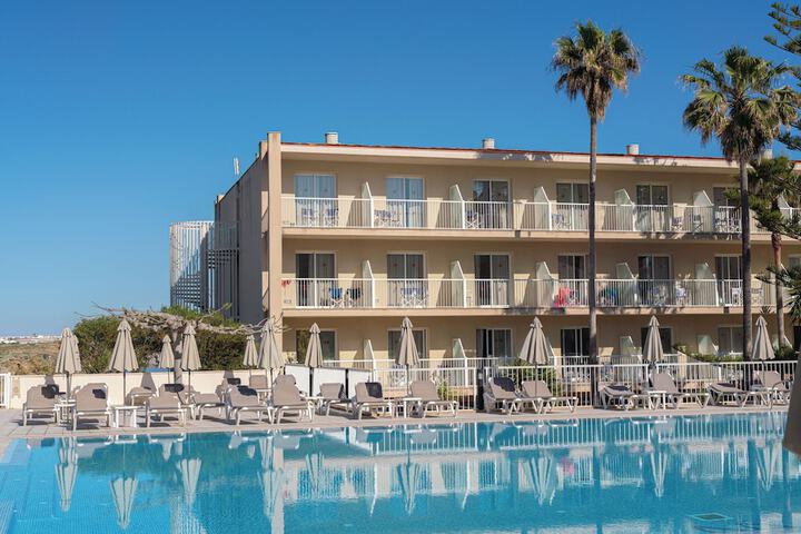 Hotel with Pool