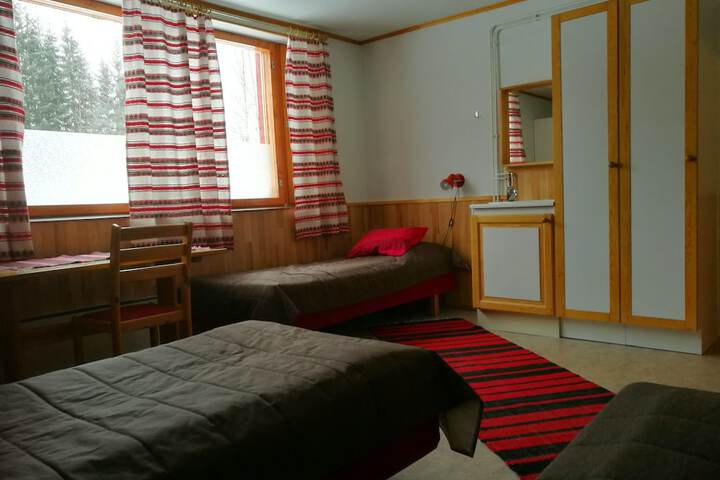 Room 3 of 38