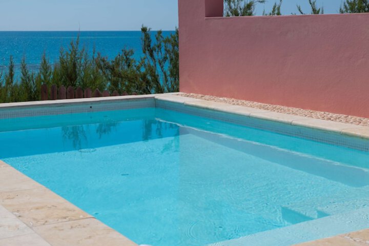 Pool 135 of 227