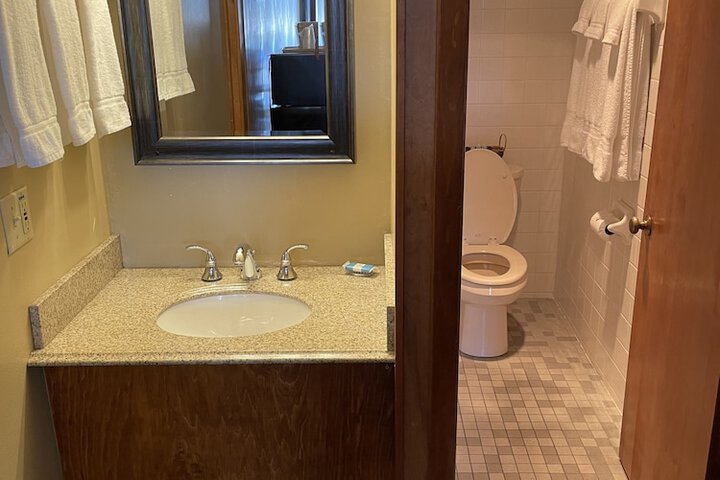 Room 16 of 34