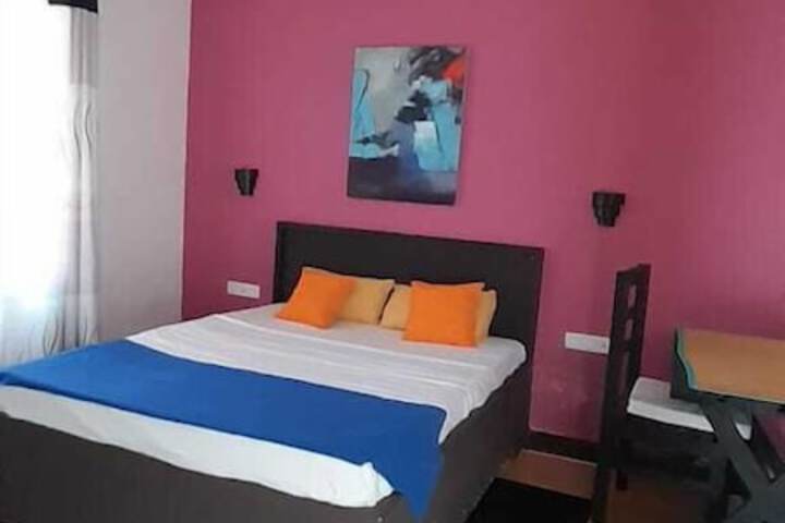 Room 3 of 43