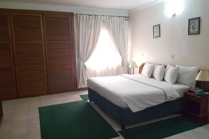 Room 15 of 32