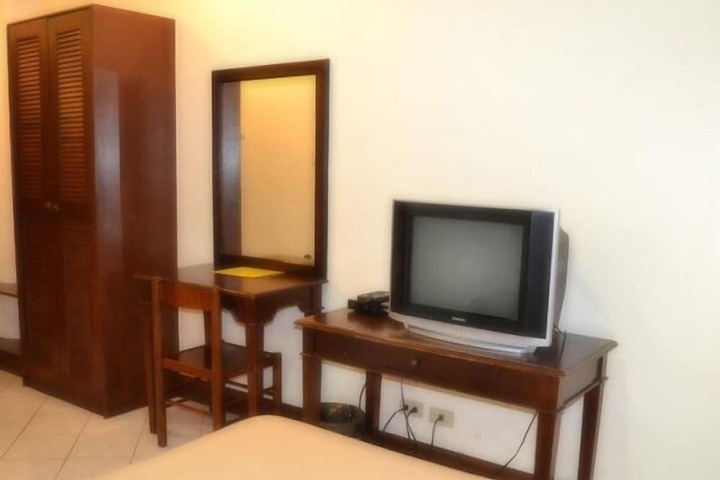 Room 32 of 50