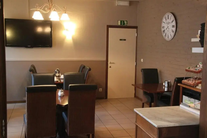 HOTEL LOMMEL BROEK