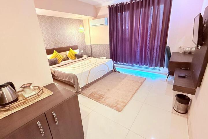 Akshay Gurgaon Stay