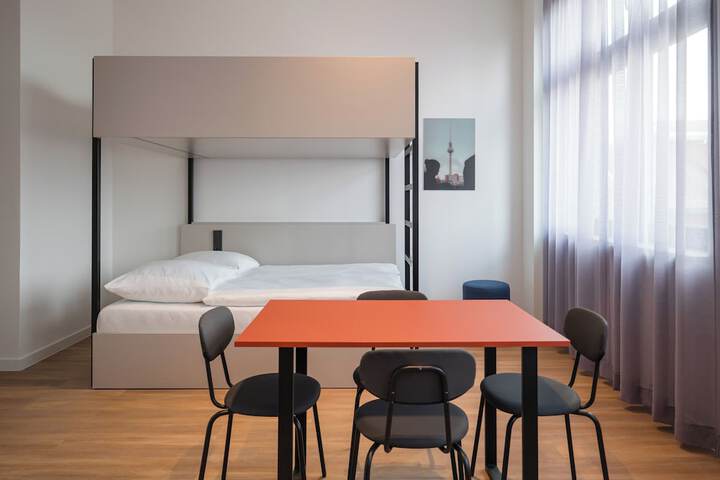 Room 25 of 60