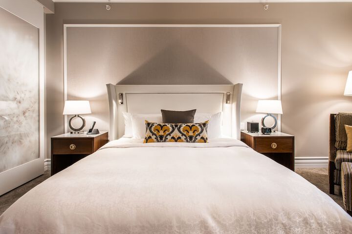 Room 53 of 169