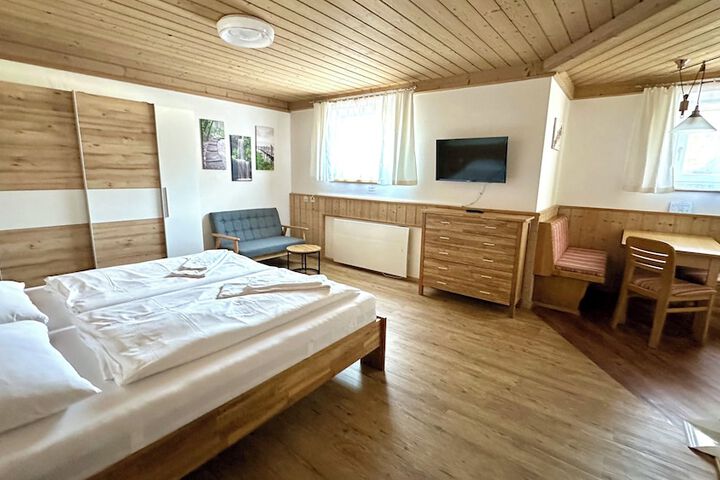 Room 2 of 51