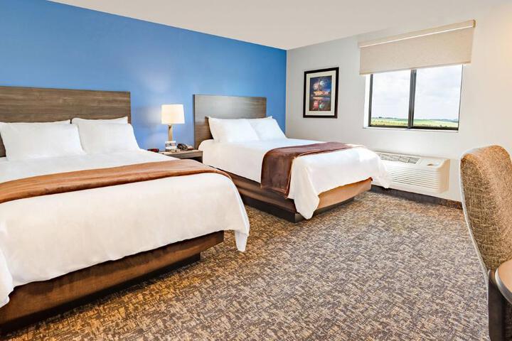 1 Queen Bed with Recliner (12 of 19)