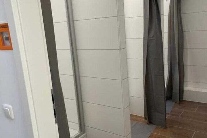 Room 13 of 20