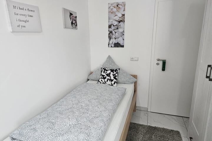 Room 20 of 62