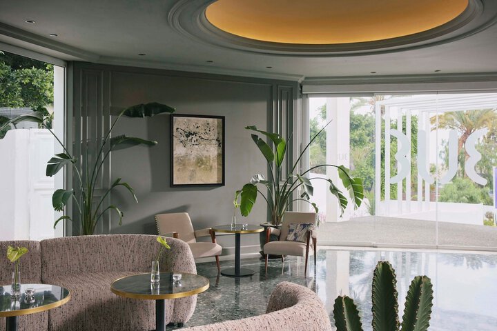 Hotel Suite Photo