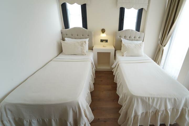 Room 25 of 59