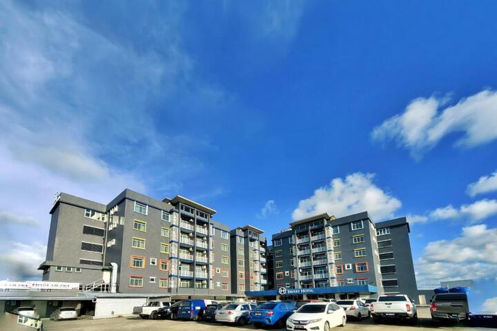 Emart Hotel (Riam)