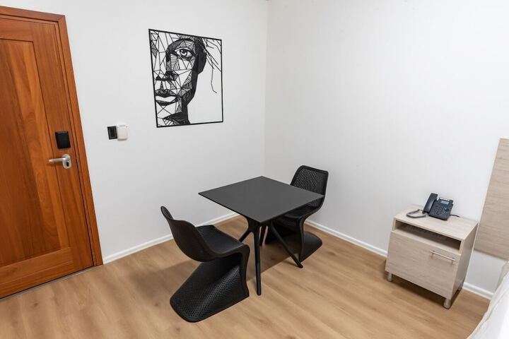 Room 13 of 39